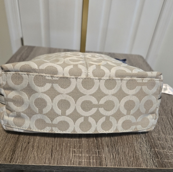 Coach Shoulderbag Signature Small Bag Green Satin Interior - Picture 12 of 16